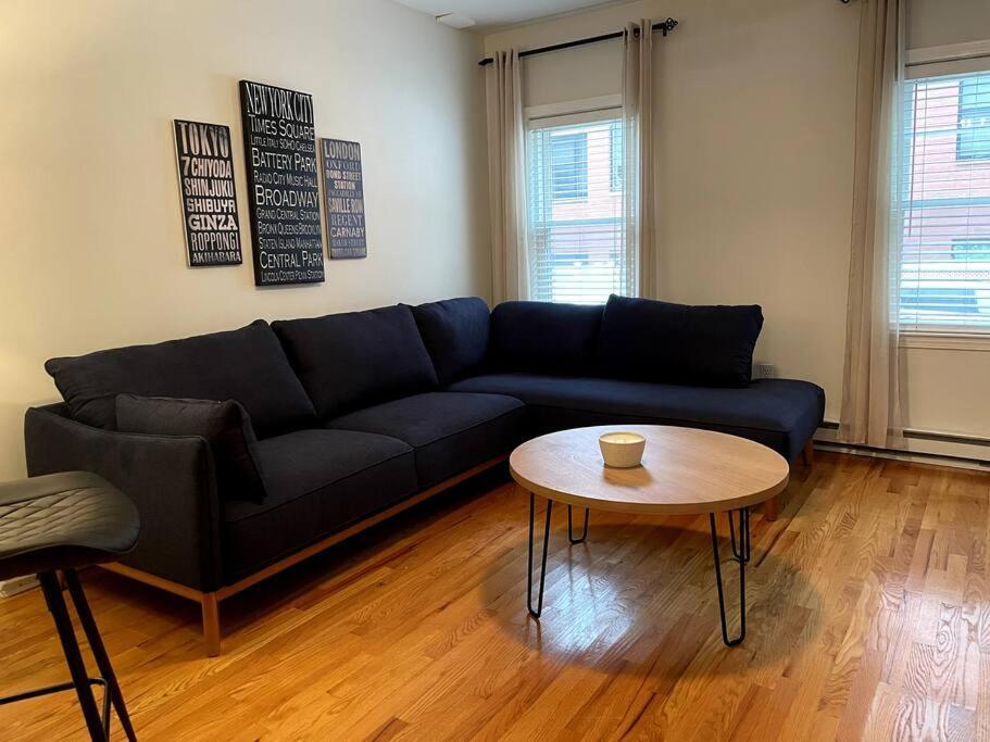 Lovely Two Bedroom Condo In South Boston Bagian luar foto