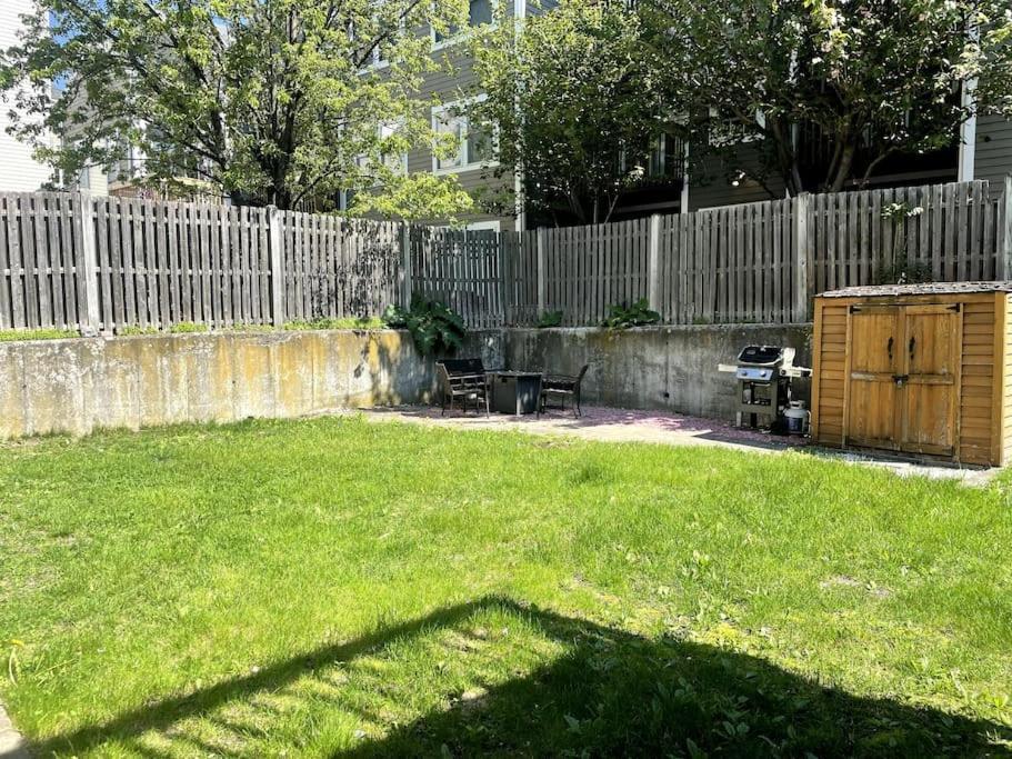 Lovely Two Bedroom Condo In South Boston Bagian luar foto