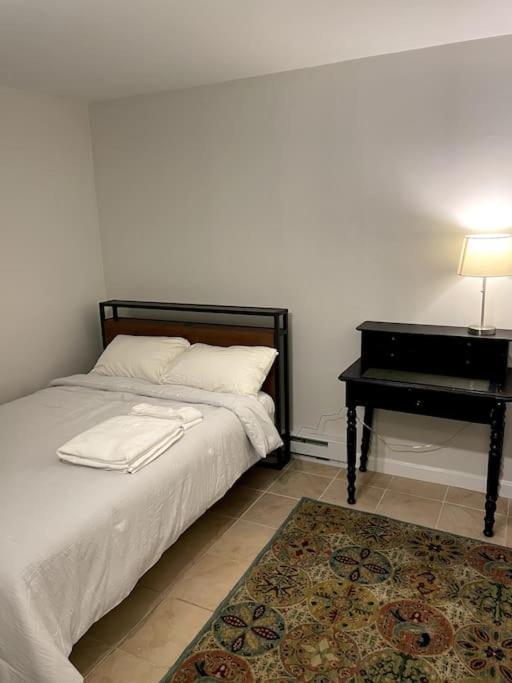 Lovely Two Bedroom Condo In South Boston Bagian luar foto