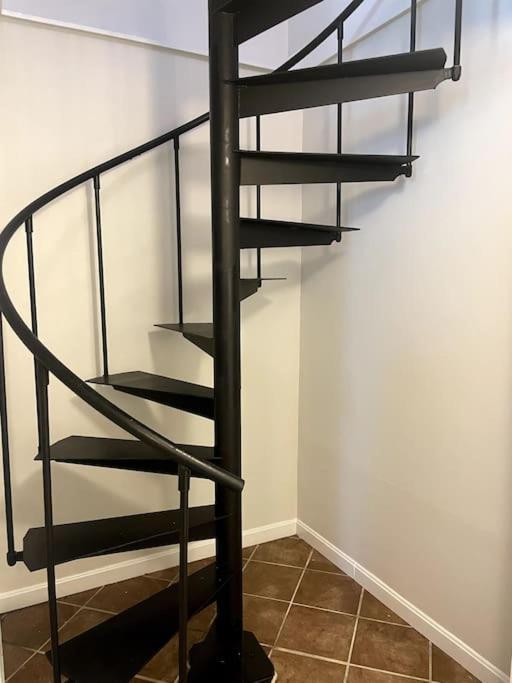 Lovely Two Bedroom Condo In South Boston Bagian luar foto