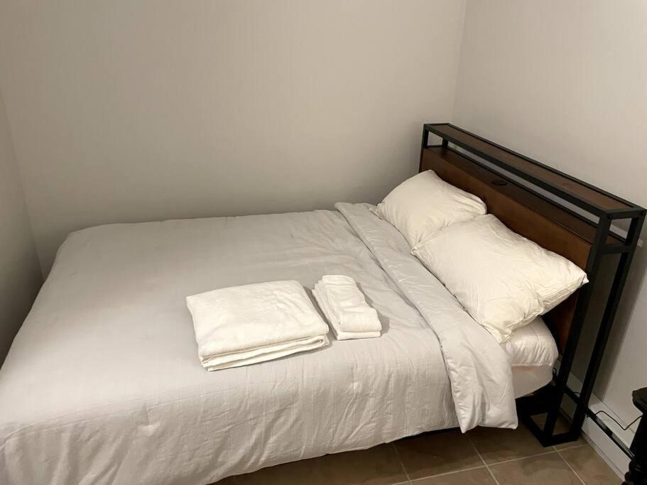 Lovely Two Bedroom Condo In South Boston Bagian luar foto